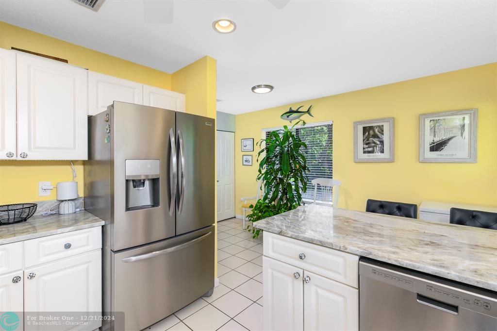 For Sale: $399,900 (3 beds, 2 baths, 1645 Square Feet)