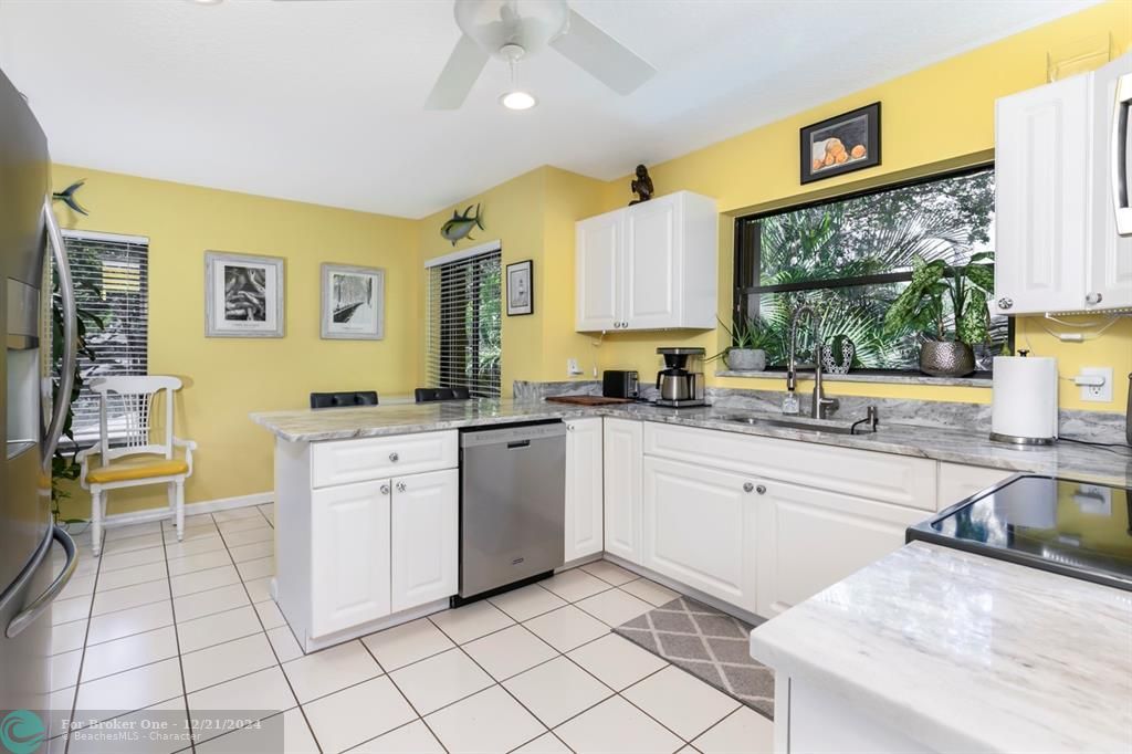 For Sale: $399,900 (3 beds, 2 baths, 1645 Square Feet)