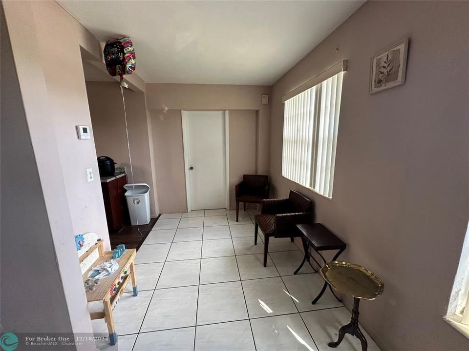 For Sale: $475,000 (3 beds, 2 baths, 1700 Square Feet)