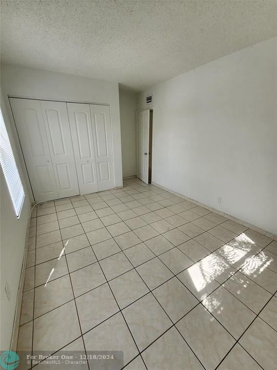 For Sale: $175,000 (2 beds, 1 baths, 721 Square Feet)