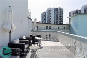 For Rent: $3,200 (2 beds, 1 baths, 760 Square Feet)