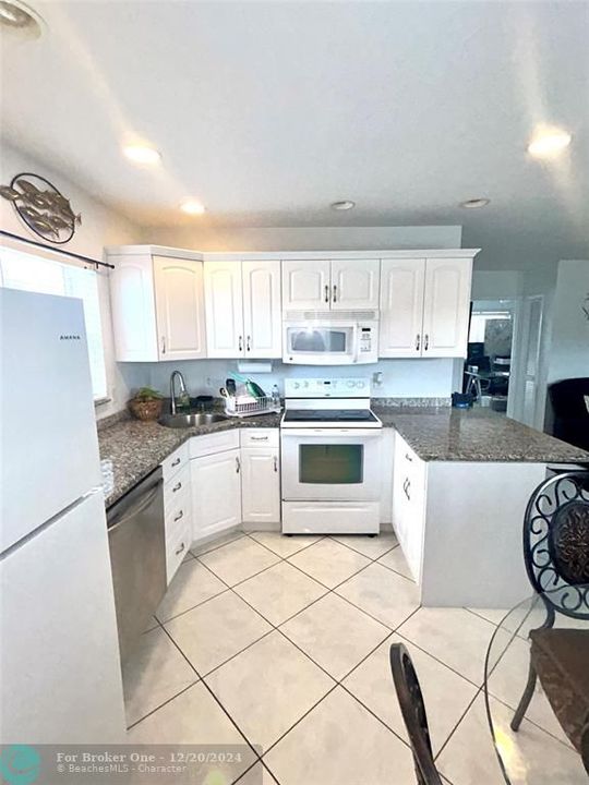 For Rent: $2,200 (2 beds, 1 baths, 564 Square Feet)