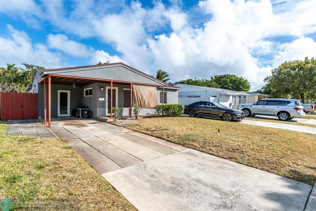 For Sale: $469,000 (3 beds, 2 baths, 1410 Square Feet)