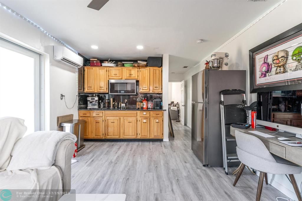 For Sale: $469,000 (3 beds, 2 baths, 1410 Square Feet)