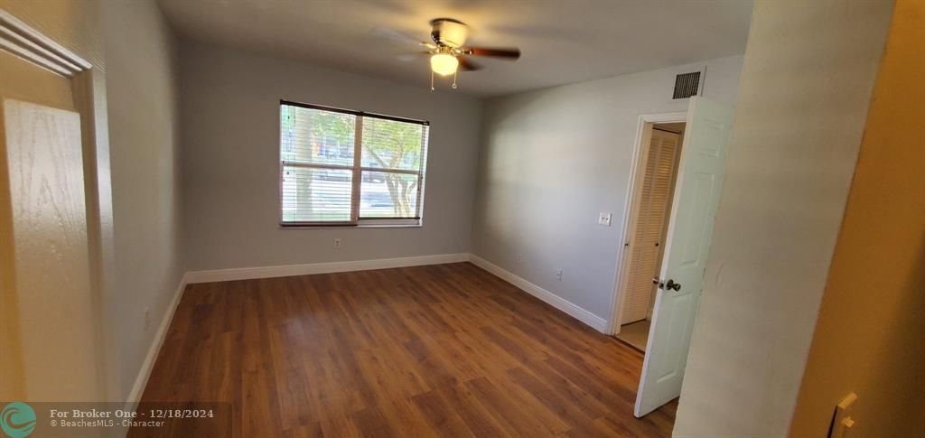 For Rent: $2,200 (2 beds, 2 baths, 1015 Square Feet)