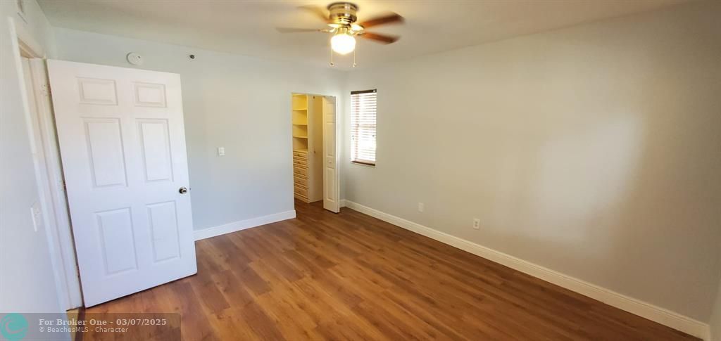 For Rent: $2,200 (2 beds, 2 baths, 1015 Square Feet)