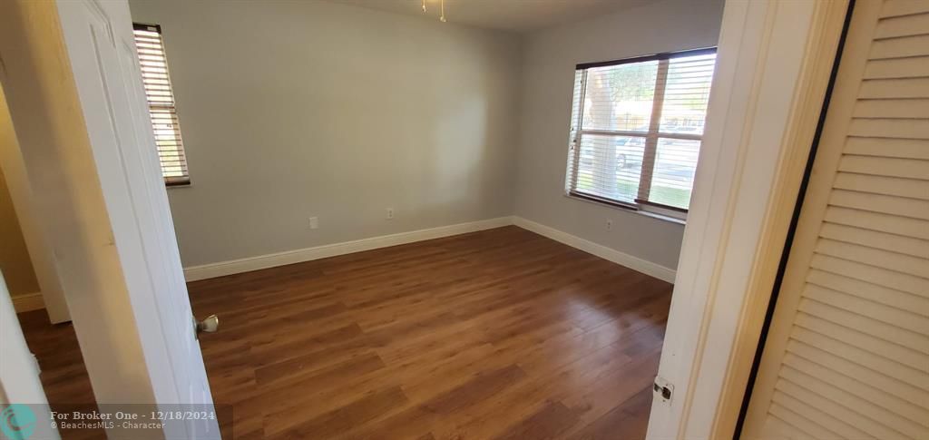 For Rent: $2,200 (2 beds, 2 baths, 1015 Square Feet)