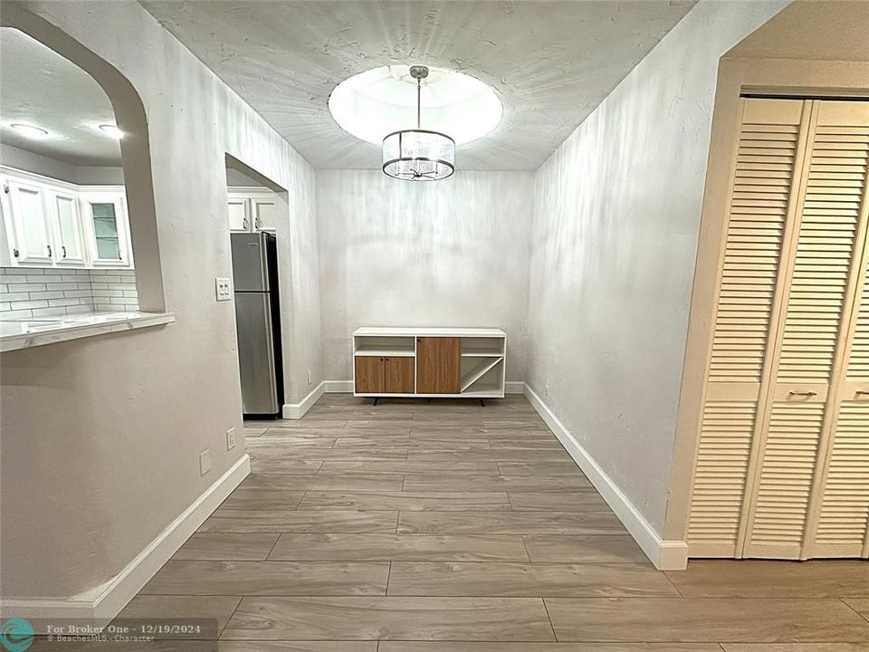 For Rent: $2,100 (2 beds, 2 baths, 910 Square Feet)