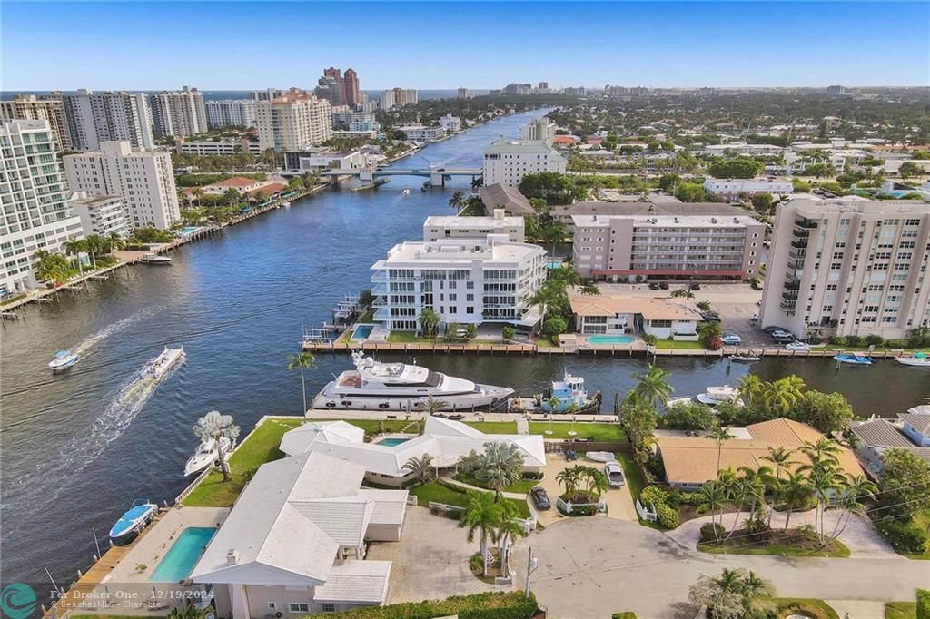 For Sale: $4,695,000 (3 beds, 2 baths, 2106 Square Feet)