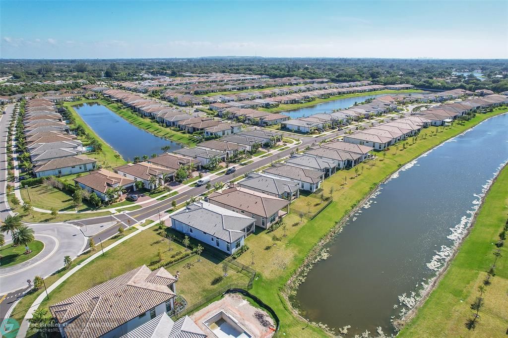 For Sale: $790,000 (2 beds, 2 baths, 2022 Square Feet)