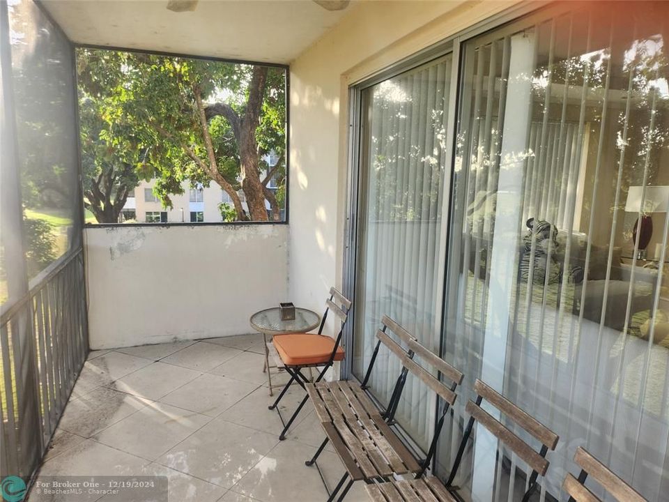 For Sale: $170,000 (2 beds, 2 baths, 1116 Square Feet)