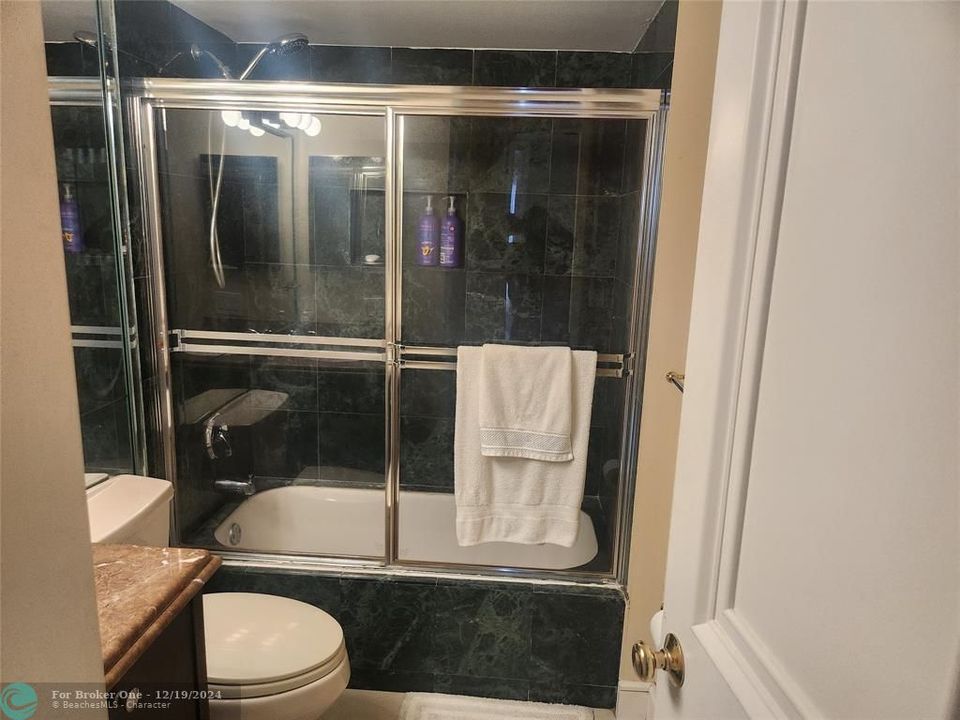 For Sale: $170,000 (2 beds, 2 baths, 1116 Square Feet)