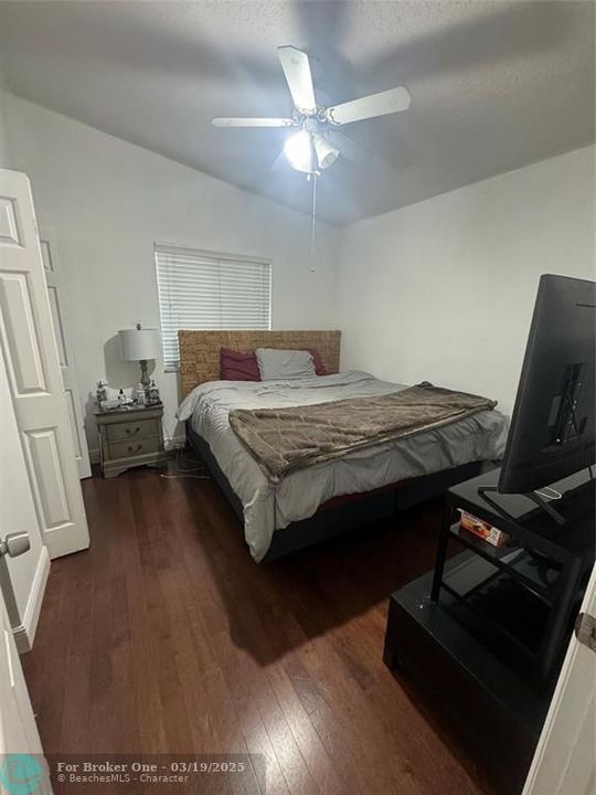 For Rent: $3,600 (4 beds, 2 baths, 1876 Square Feet)