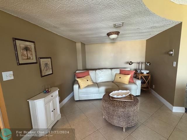 For Rent: $4,995 (2 beds, 2 baths, 1435 Square Feet)