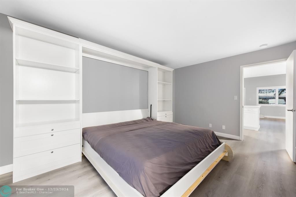 For Sale: $345,000 (2 beds, 2 baths, 1012 Square Feet)