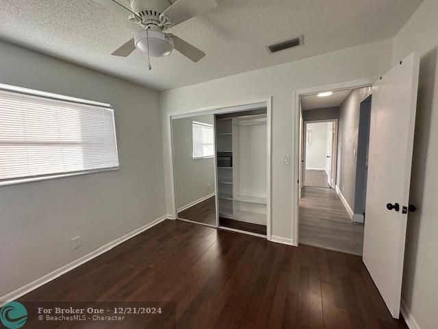 For Sale: $335,000 (2 beds, 1 baths, 861 Square Feet)