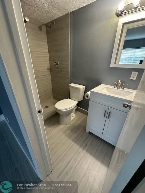 For Rent: $2,100 (2 beds, 2 baths, 939 Square Feet)