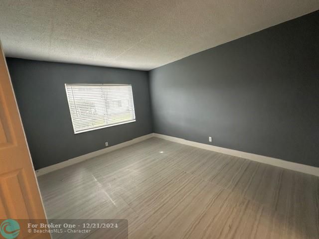 For Rent: $2,100 (2 beds, 2 baths, 939 Square Feet)