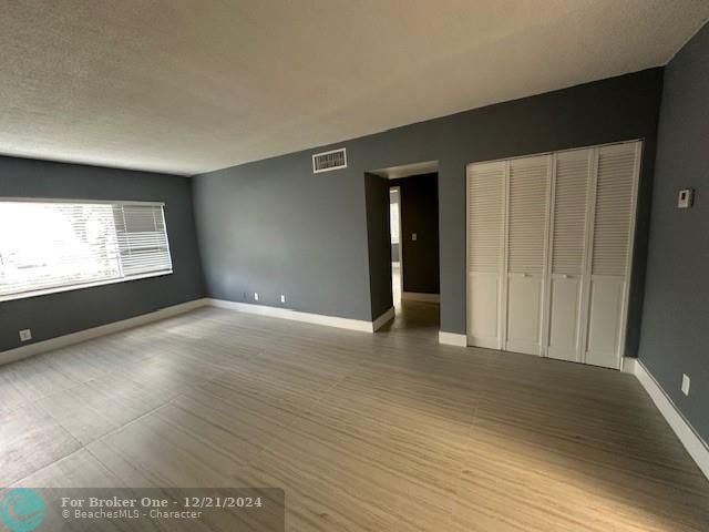 For Rent: $2,100 (2 beds, 2 baths, 939 Square Feet)