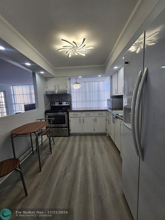 For Sale: $340,000 (2 beds, 2 baths, 1210 Square Feet)