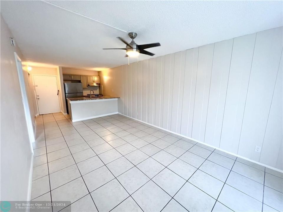 For Rent: $1,600 (1 beds, 1 baths, 619 Square Feet)