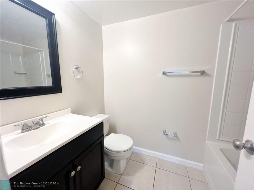 For Rent: $1,600 (1 beds, 1 baths, 619 Square Feet)