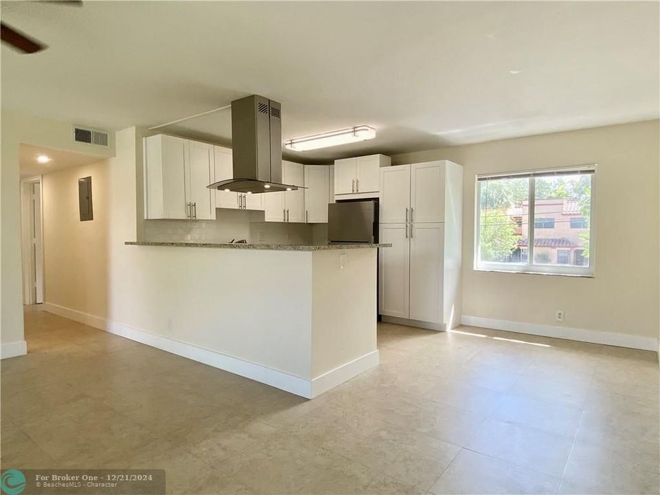 For Sale: $2,595 (3 beds, 2 baths, 1178 Square Feet)