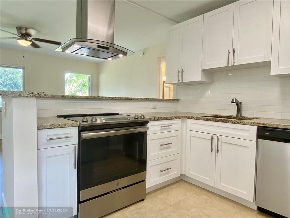 For Sale: $2,595 (3 beds, 2 baths, 1178 Square Feet)