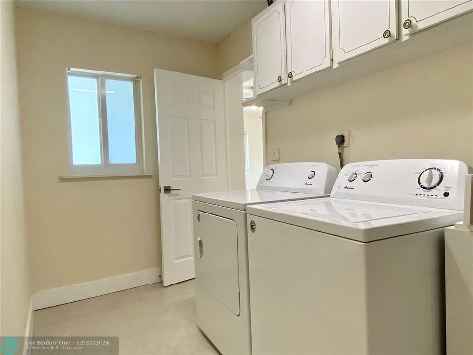 For Sale: $2,595 (3 beds, 2 baths, 1178 Square Feet)