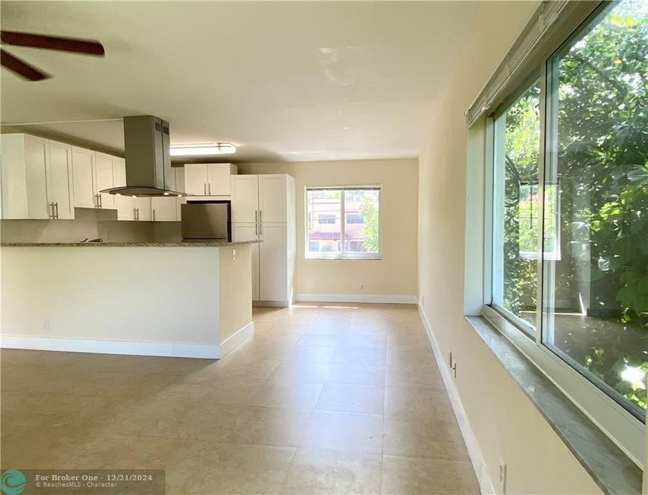 For Sale: $2,595 (3 beds, 2 baths, 1178 Square Feet)