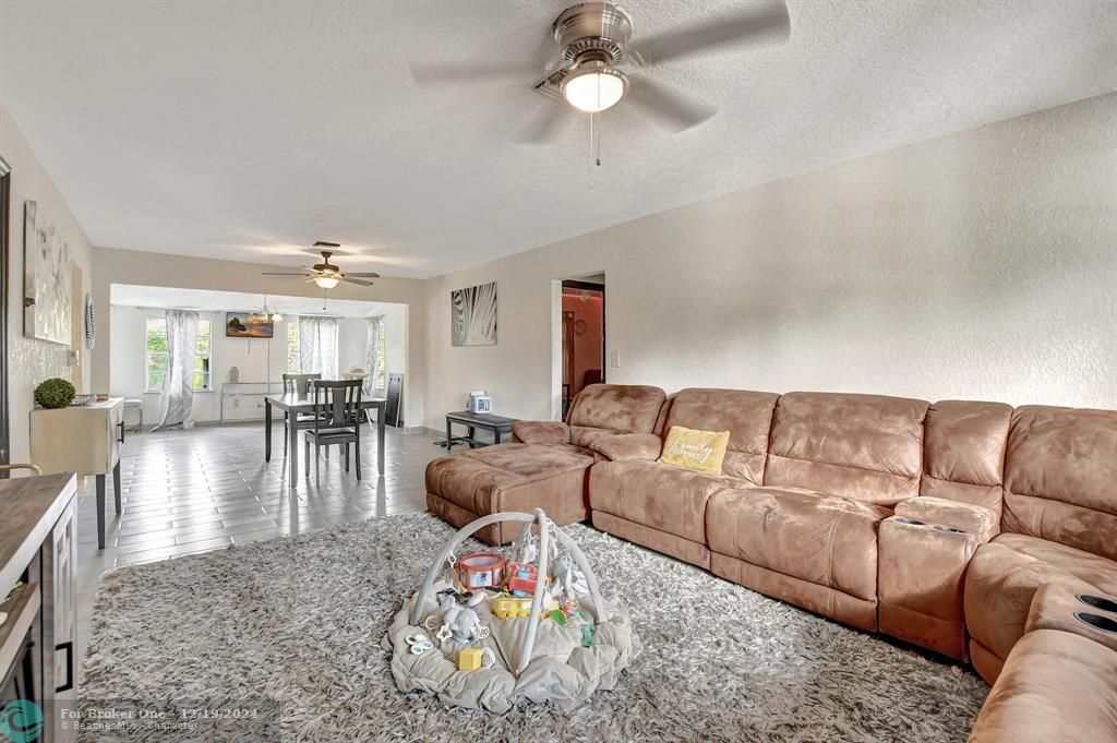 For Sale: $465,000 (3 beds, 2 baths, 1483 Square Feet)