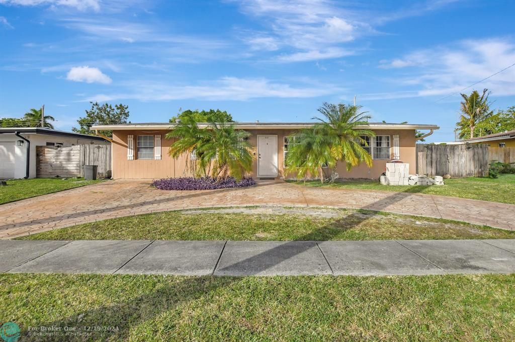 For Sale: $465,000 (3 beds, 2 baths, 1483 Square Feet)