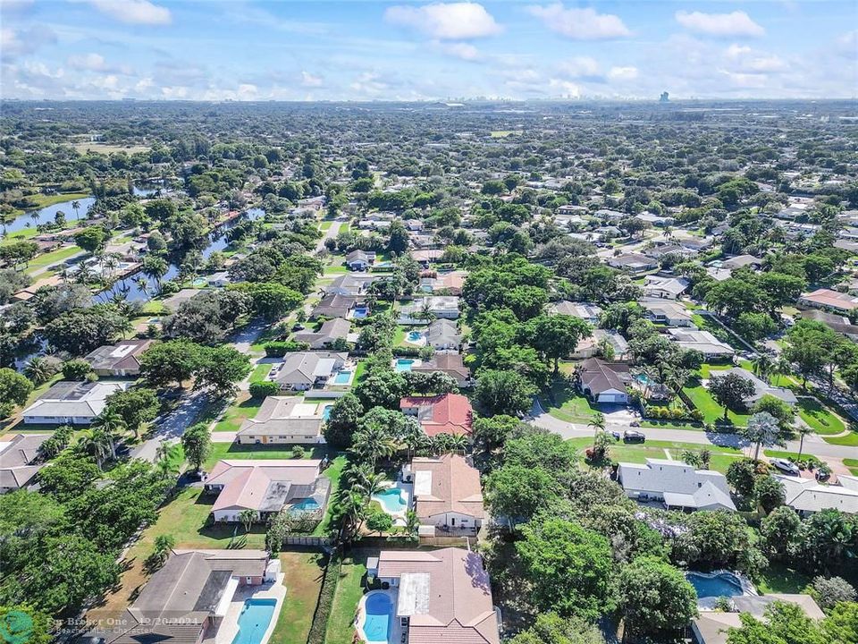 For Sale: $858,000 (3 beds, 2 baths, 1633 Square Feet)