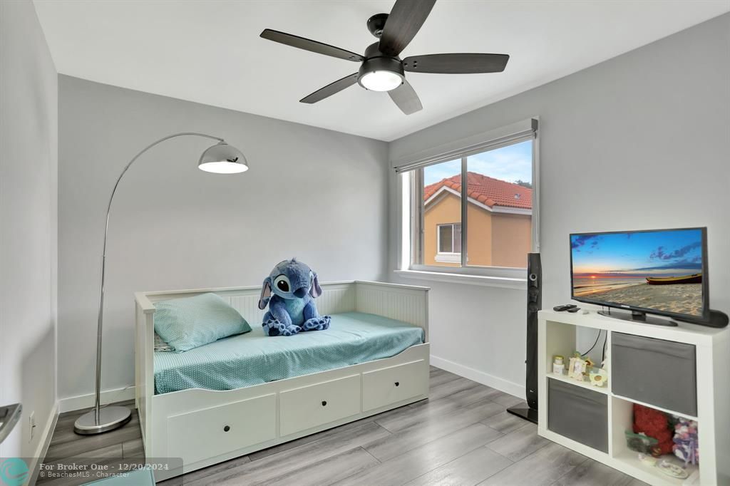 For Sale: $535,000 (4 beds, 2 baths, 2334 Square Feet)