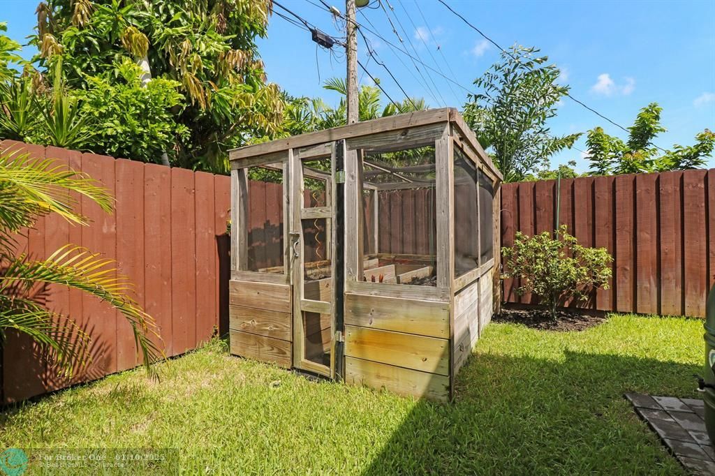 For Sale: $1,475,000 (3 beds, 2 baths, 1882 Square Feet)