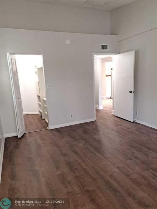 For Rent: $1,750 (1 beds, 1 baths, 862 Square Feet)