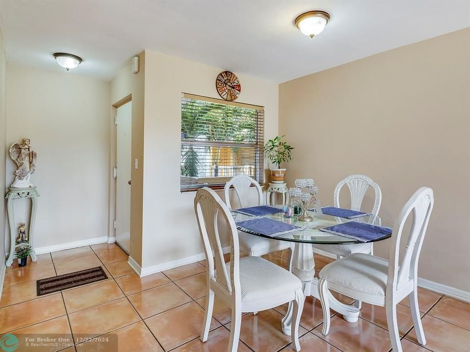 For Sale: $359,000 (2 beds, 2 baths, 1020 Square Feet)