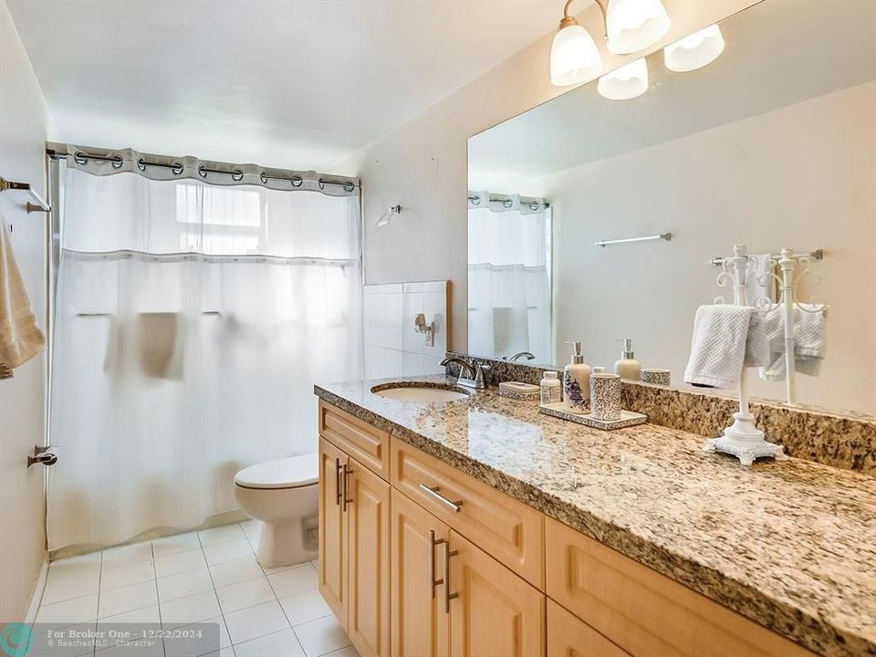 For Sale: $359,000 (2 beds, 2 baths, 1020 Square Feet)