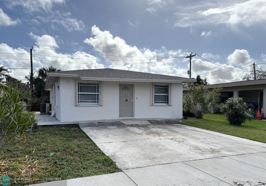 For Sale: $439,990 (3 beds, 2 baths, 1050 Square Feet)