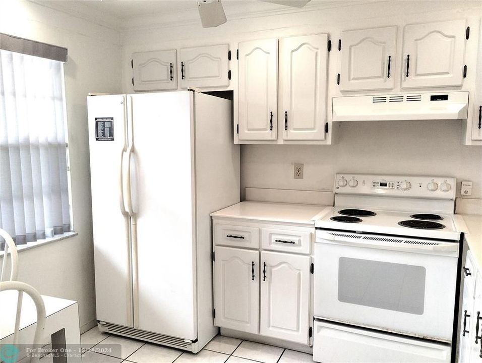 For Sale: $135,000 (2 beds, 2 baths, 940 Square Feet)