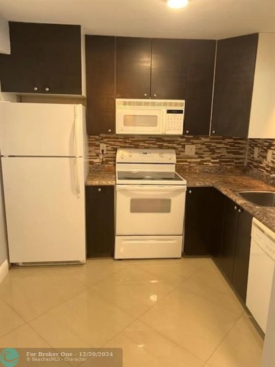 For Rent: $1,950 (1 beds, 1 baths, 600 Square Feet)