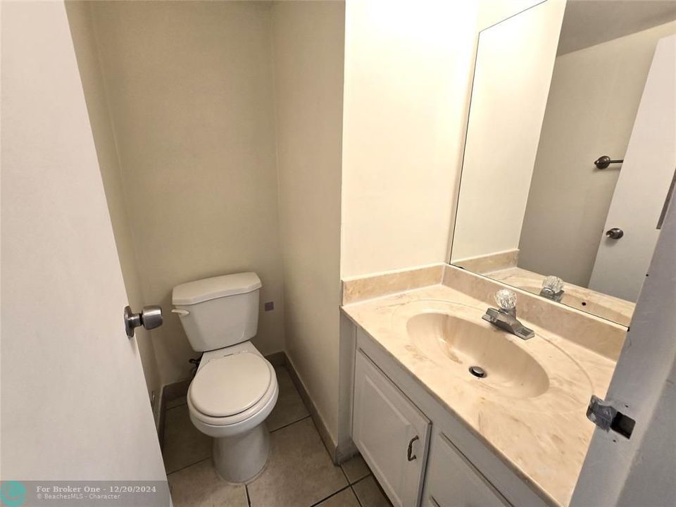 For Rent: $1,600 (1 beds, 1 baths, 695 Square Feet)