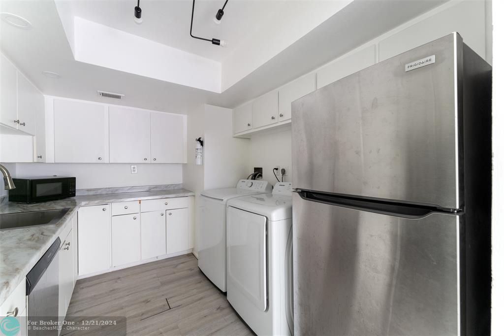 For Sale: $259,000 (3 beds, 2 baths, 1080 Square Feet)