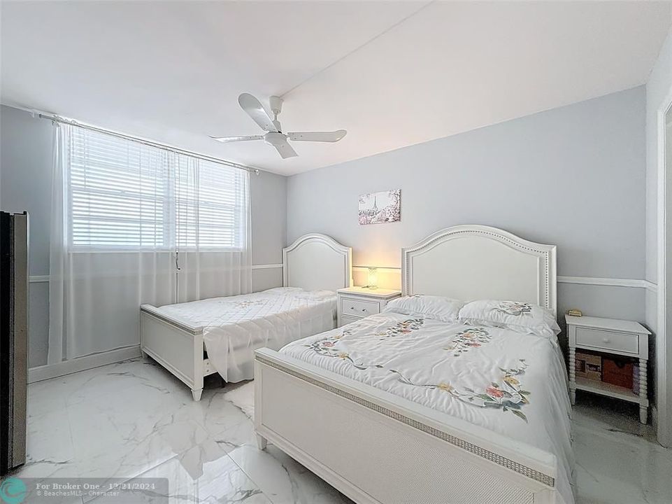 For Sale: $339,000 (2 beds, 2 baths, 980 Square Feet)