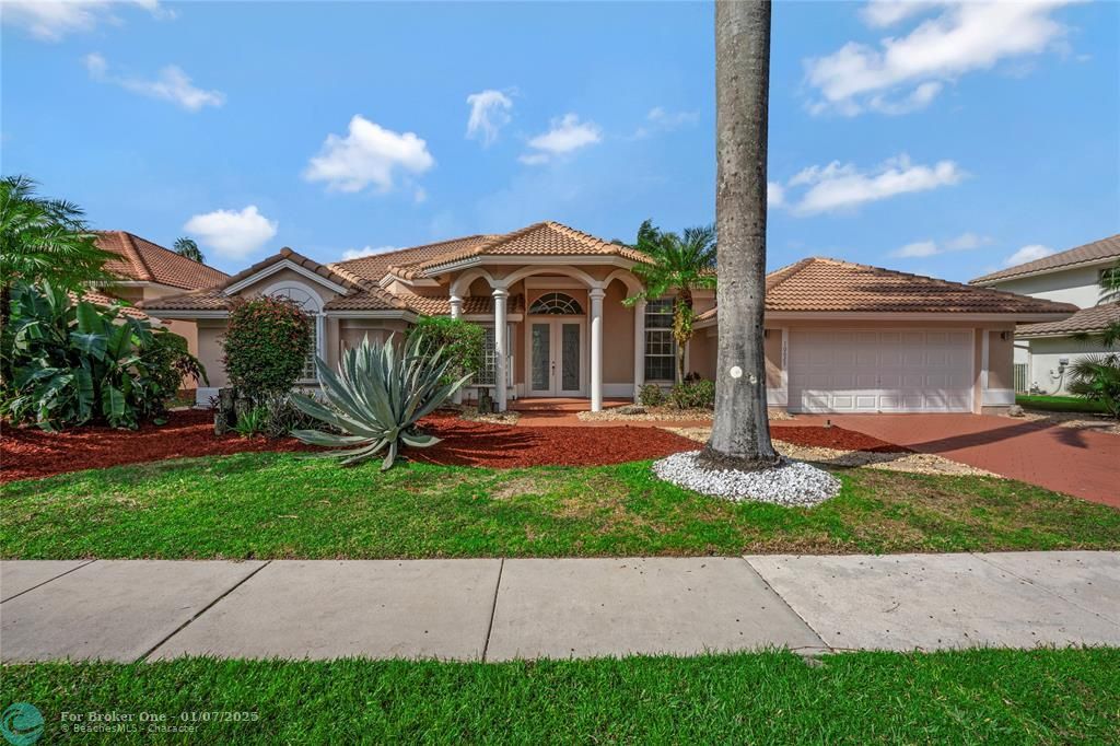 For Sale: $1,239,900 (4 beds, 3 baths, 2660 Square Feet)