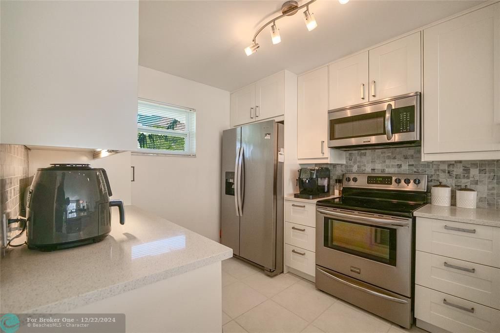 For Sale: $195,000 (2 beds, 2 baths, 1260 Square Feet)