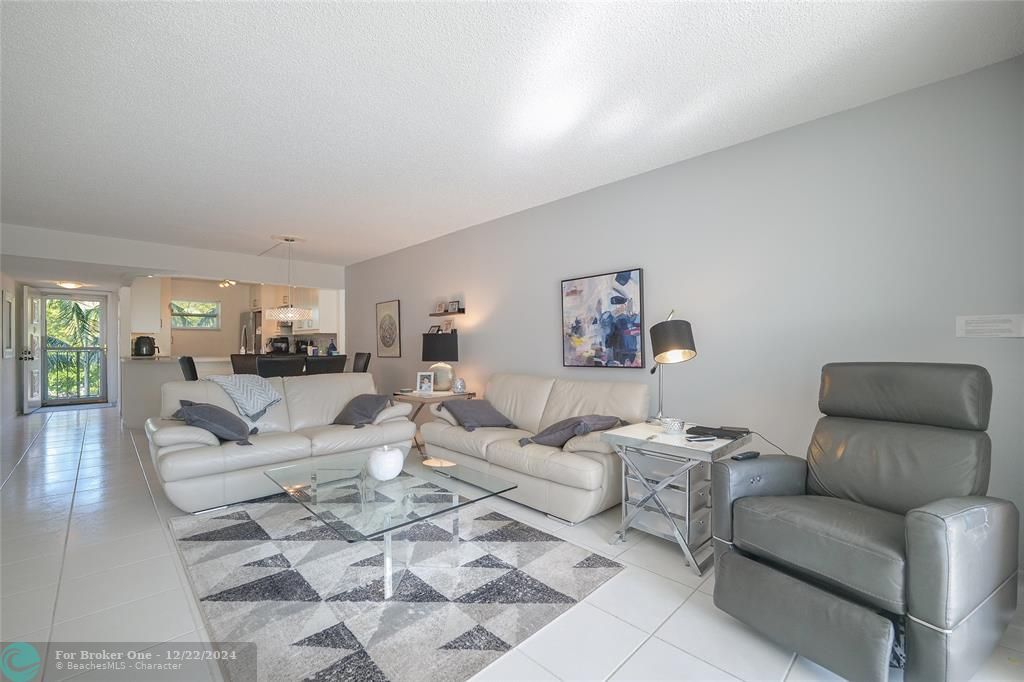 For Sale: $195,000 (2 beds, 2 baths, 1260 Square Feet)