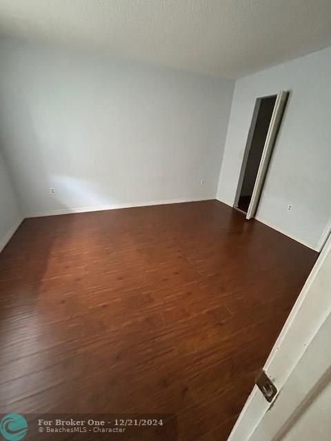 For Rent: $1,900 (2 beds, 2 baths, 806 Square Feet)