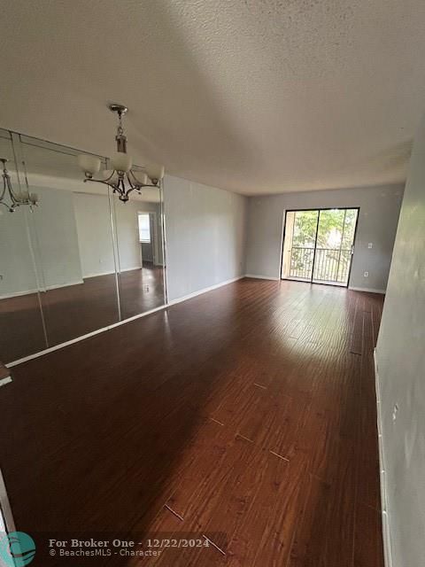 For Rent: $1,900 (2 beds, 2 baths, 806 Square Feet)