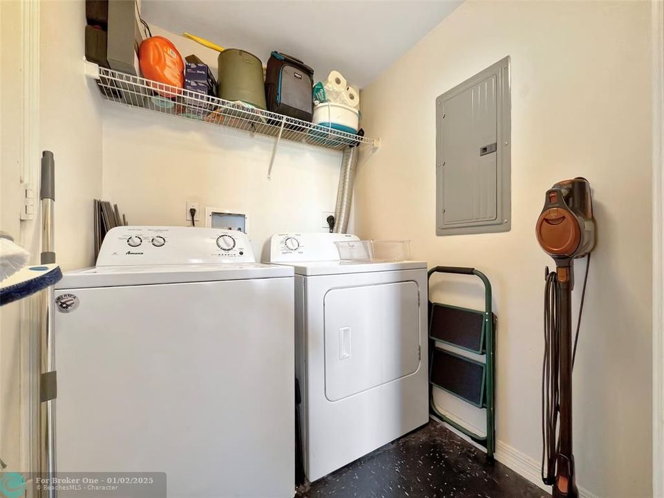 For Sale: $499,000 (2 beds, 2 baths, 1244 Square Feet)